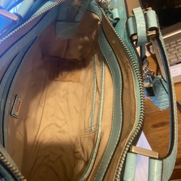 NWT Guess Aqua Katey, gorgeous color - Picture 8 of 9